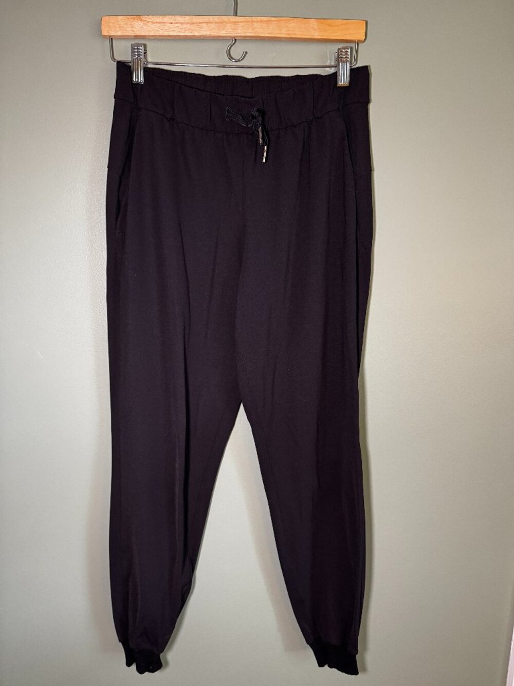 Lululemon On The Fly Joggers — Black — Sz 6